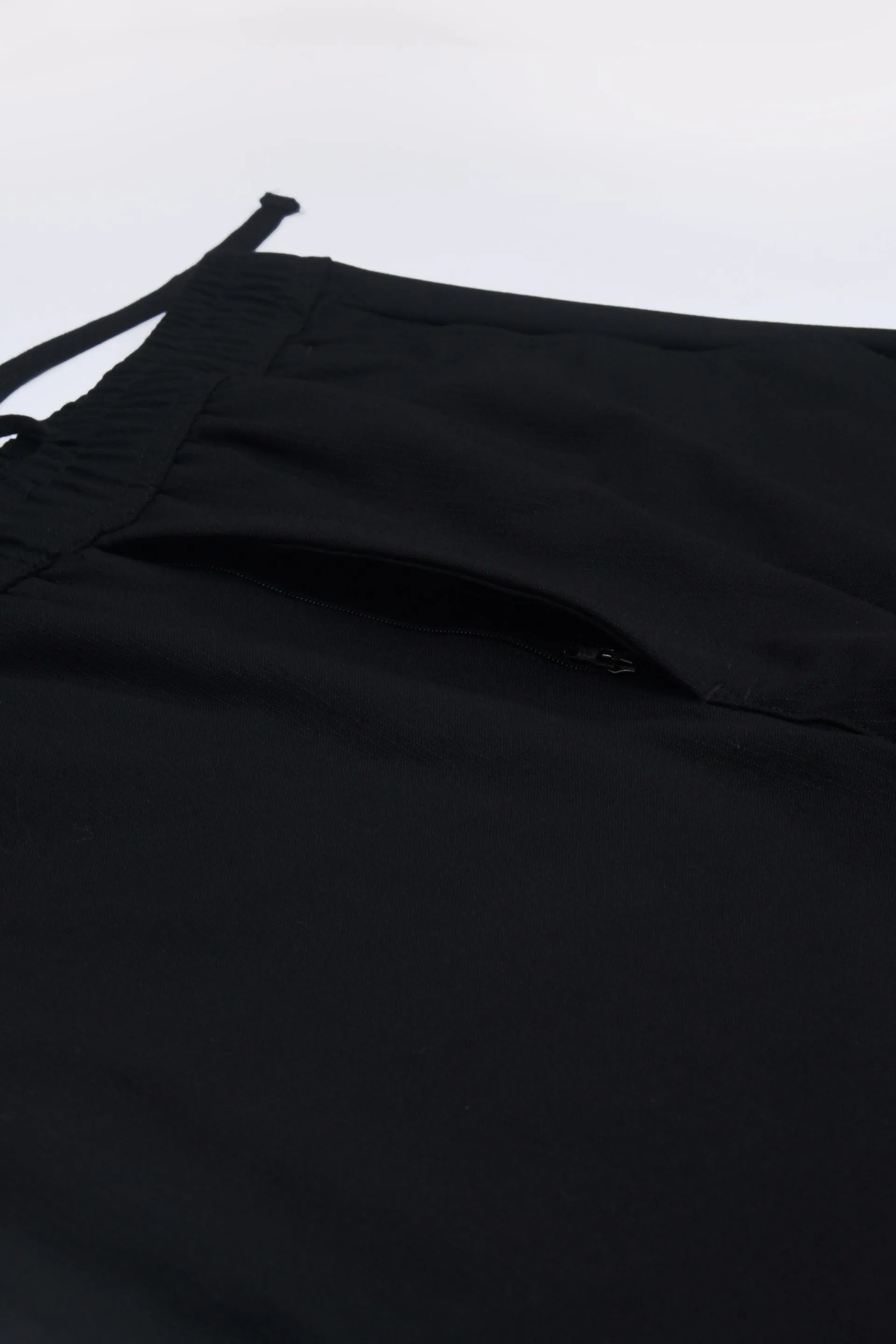 EASY IRON FLEXIWAIST RELAXED TROUSERS IN BLACK