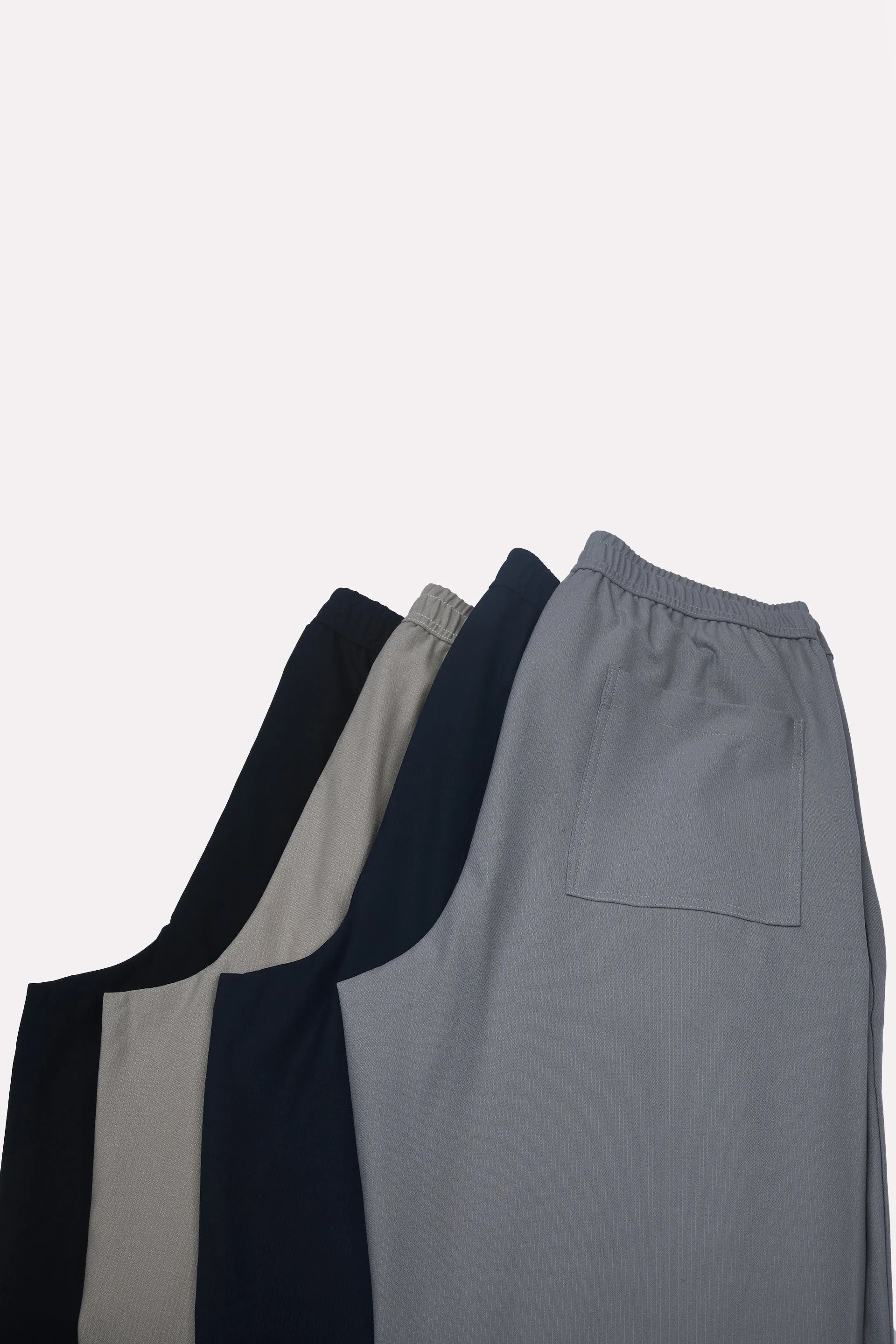 EASY IRON FLEXIWAIST RELAXED TROUSERS IN BLACK
