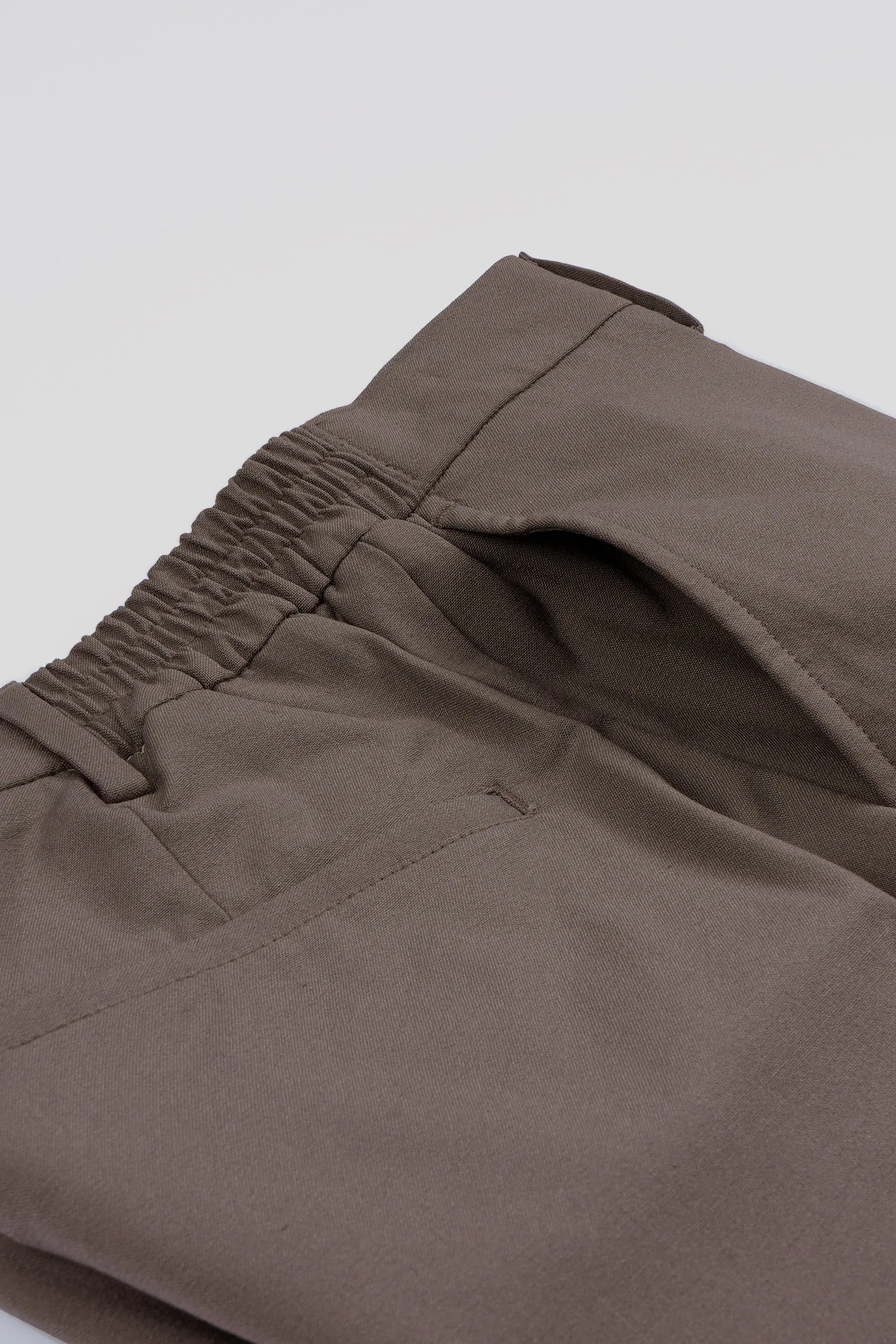 EASY IRON RELAXED TROUSERS IN BEIGE