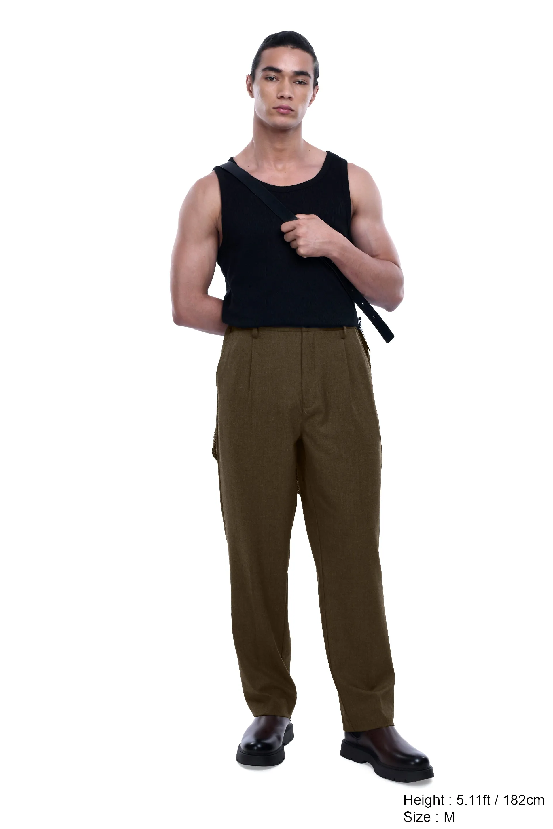 EASY IRON RELAXED TROUSERS IN BROWN