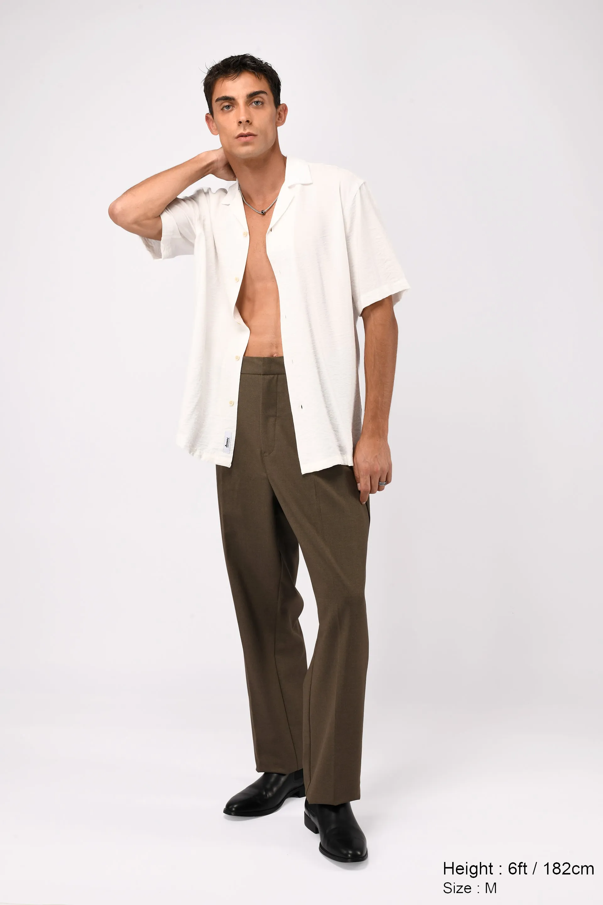 EASY IRON RELAXED TROUSERS IN BROWN