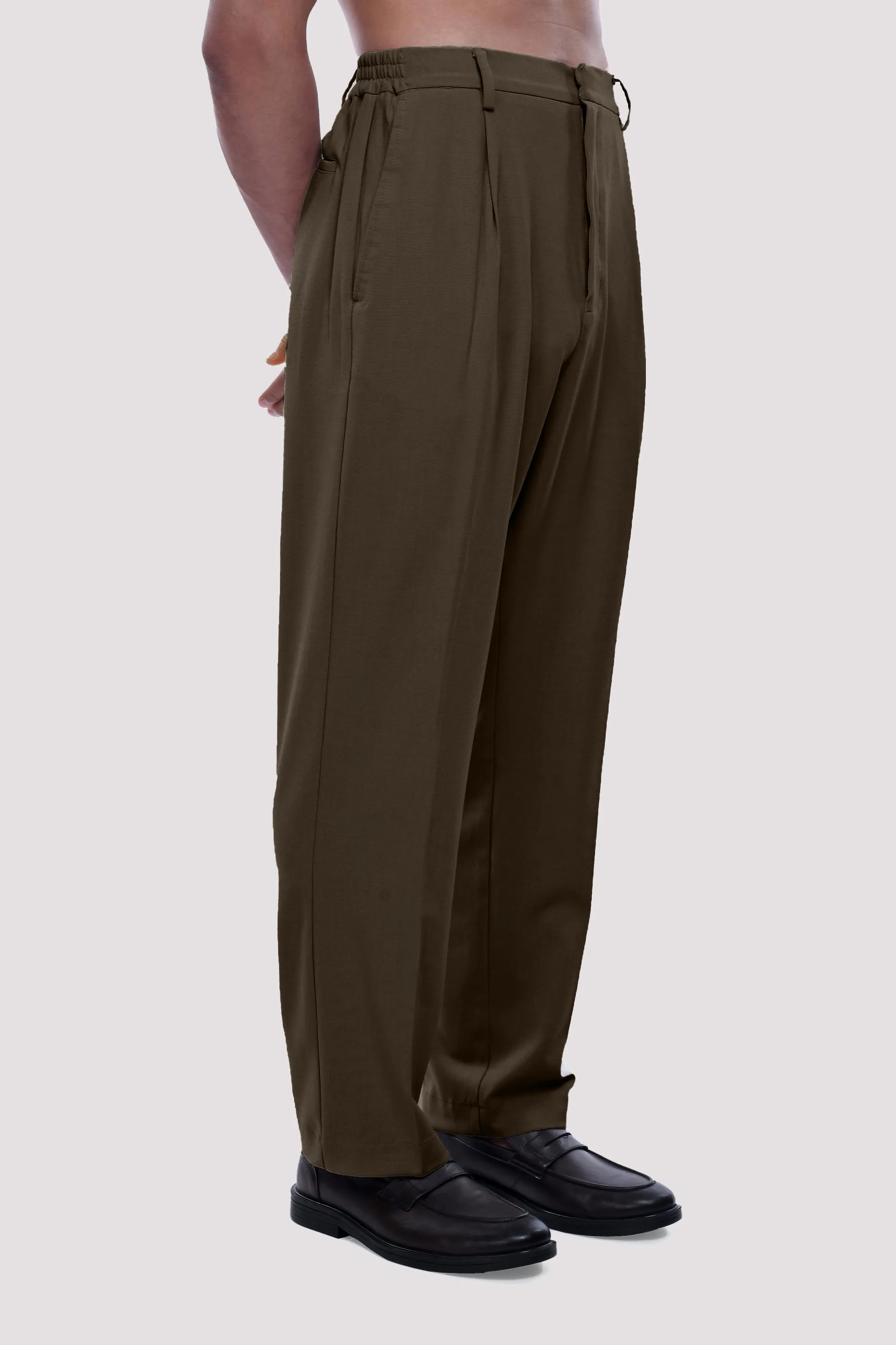 EASY IRON RELAXED TROUSERS IN BROWN