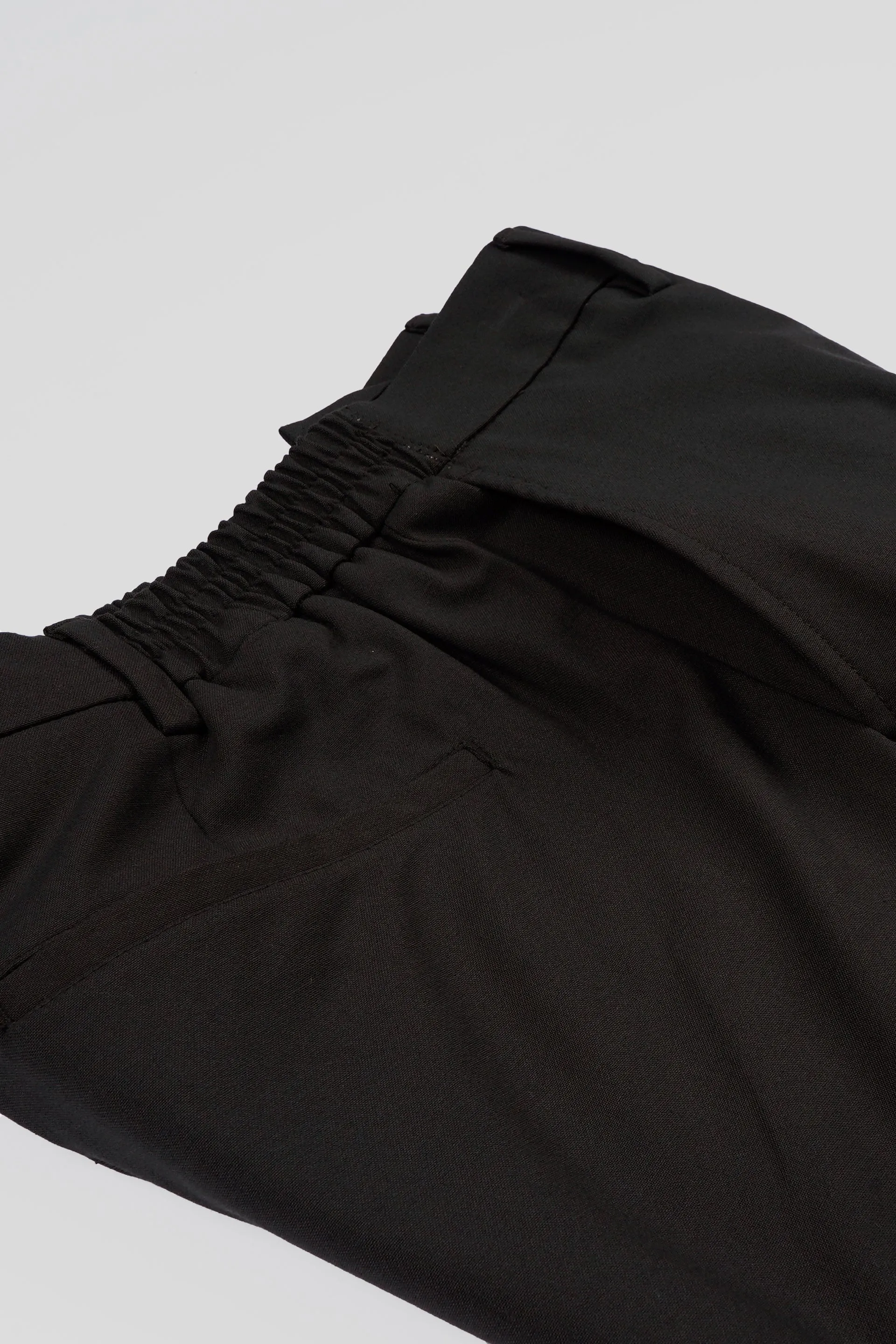 EASY IRON RELAXED TROUSERS IN DARK GREY