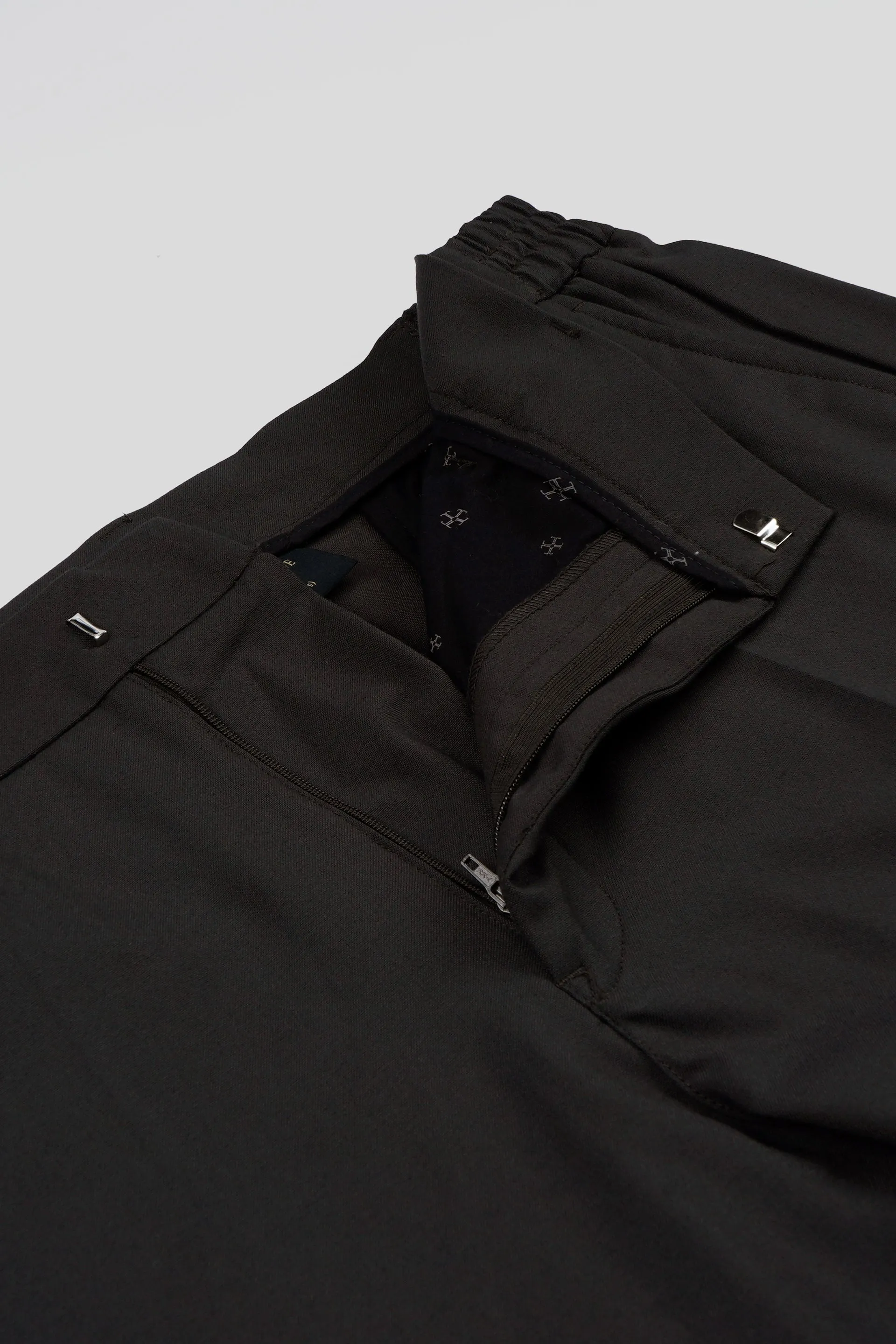 EASY IRON RELAXED TROUSERS IN DARK GREY