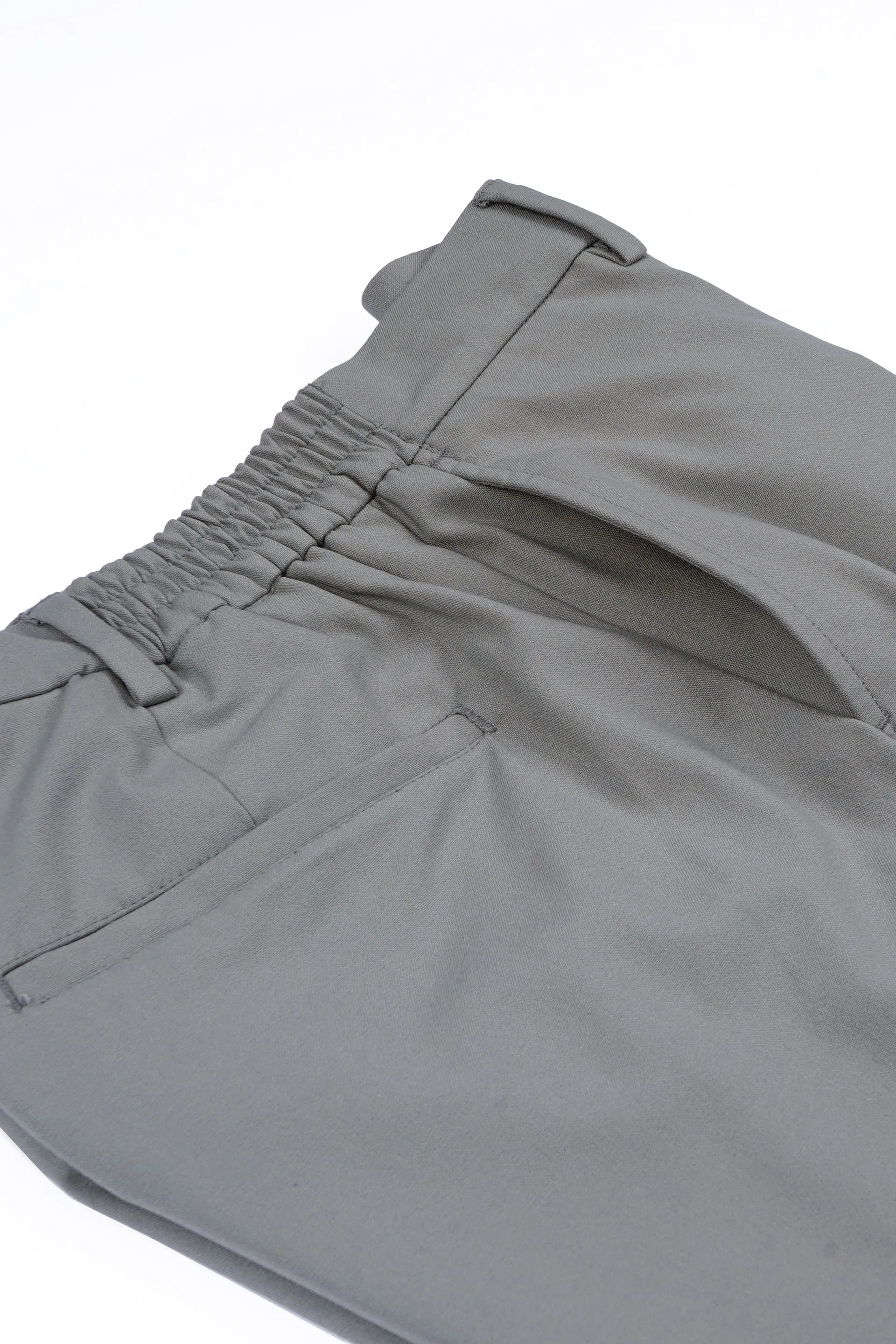 EASY IRON RELAXED TROUSERS IN GREY