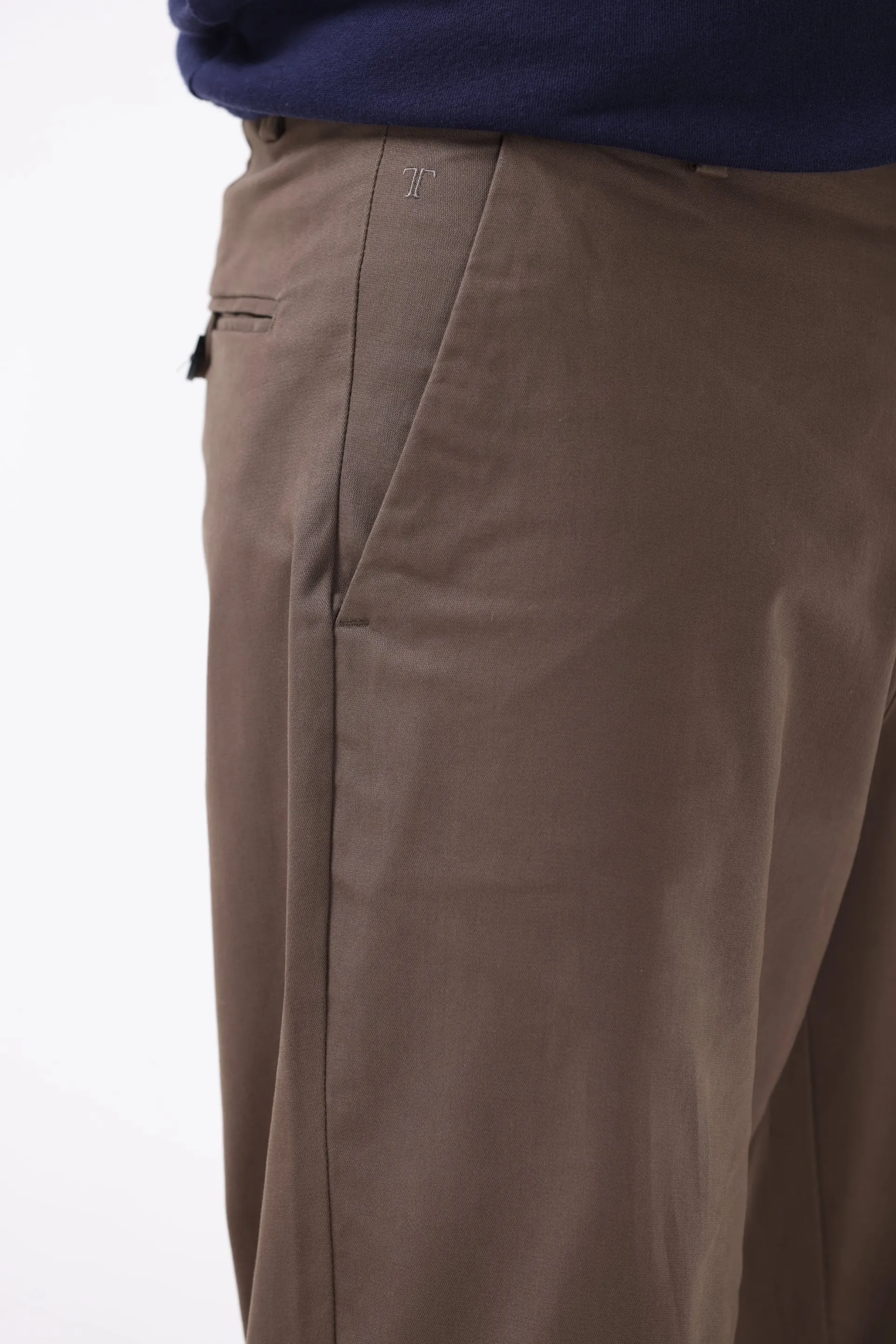 SIGNATURE CHINOS IN COFFEE