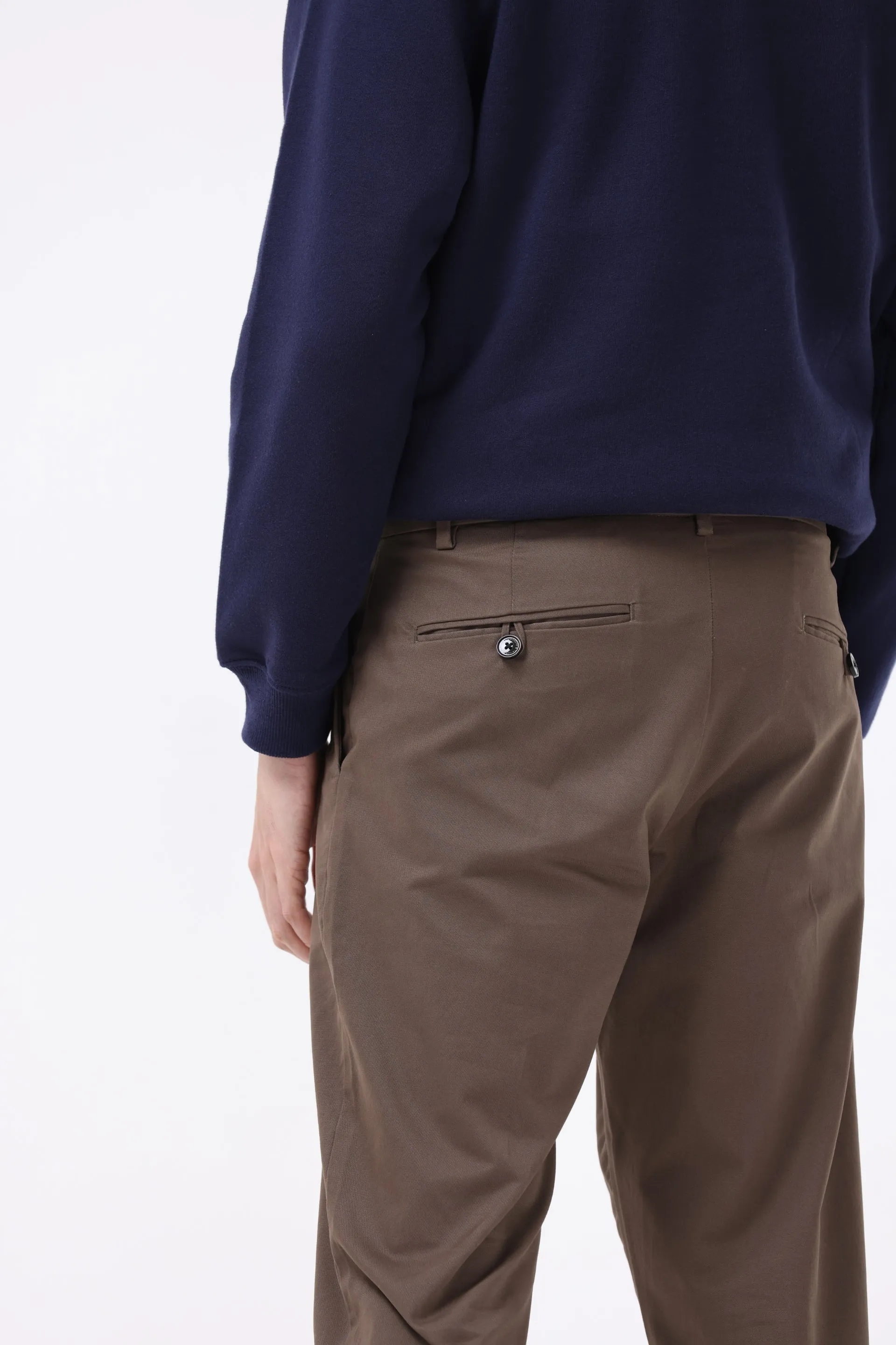 SIGNATURE CHINOS IN COFFEE