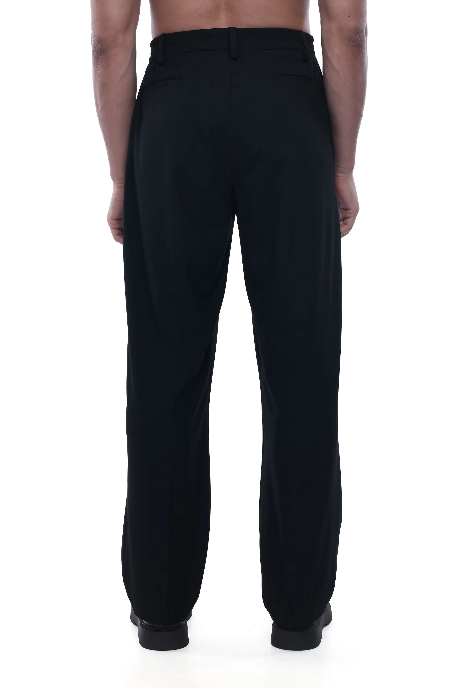 SOFT IRON RELAXED TROUSERS IN BLACK