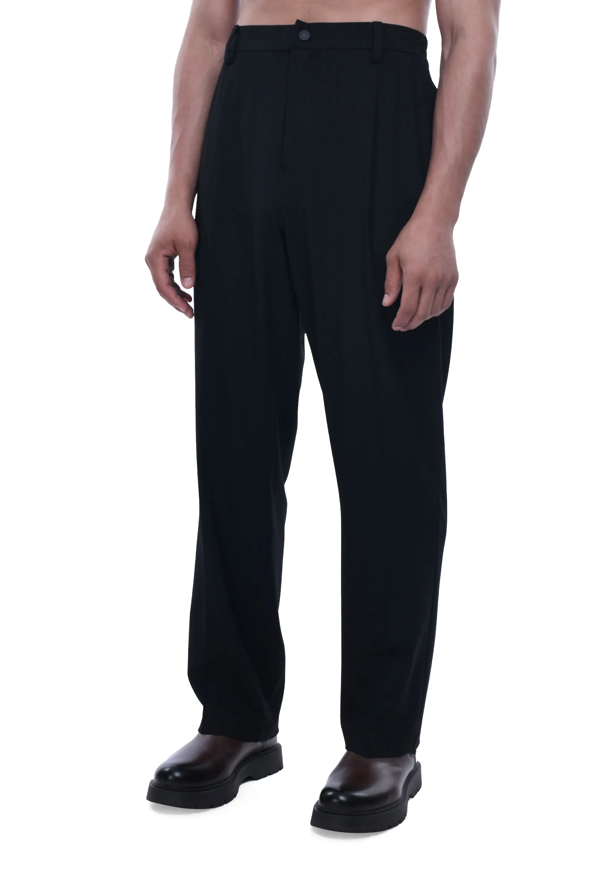 SOFT IRON RELAXED TROUSERS IN BLACK