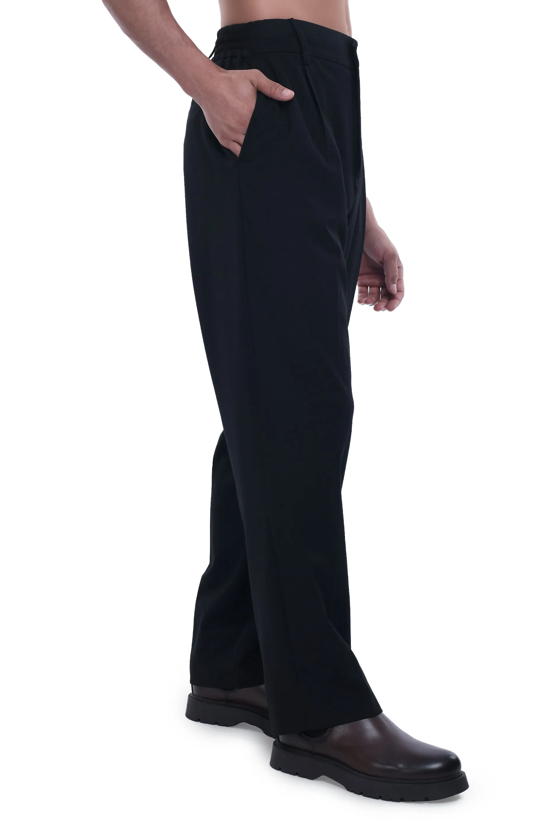 SOFT IRON RELAXED TROUSERS IN BLACK