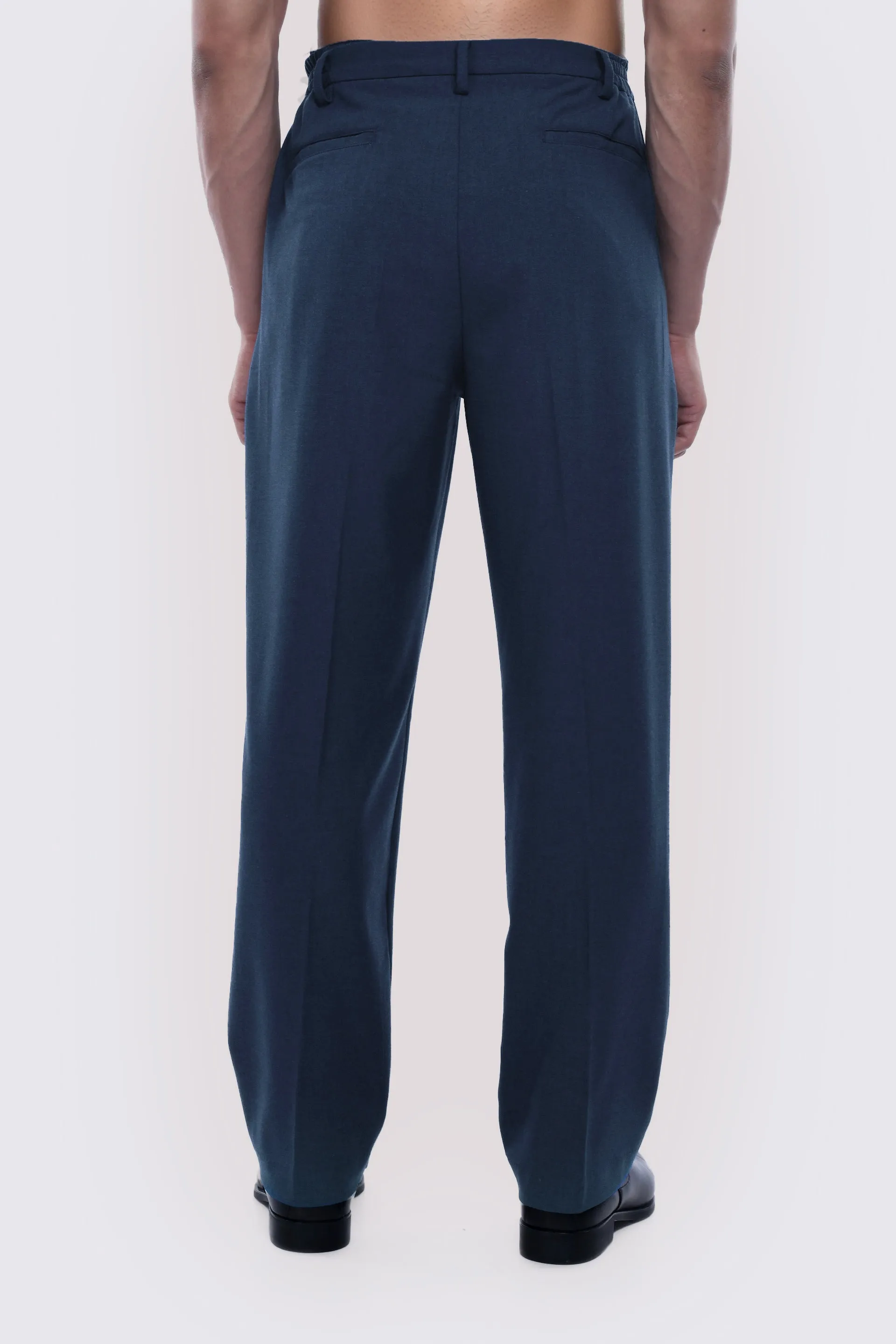 SOFT IRON RELAXED TROUSERS IN BLUE
