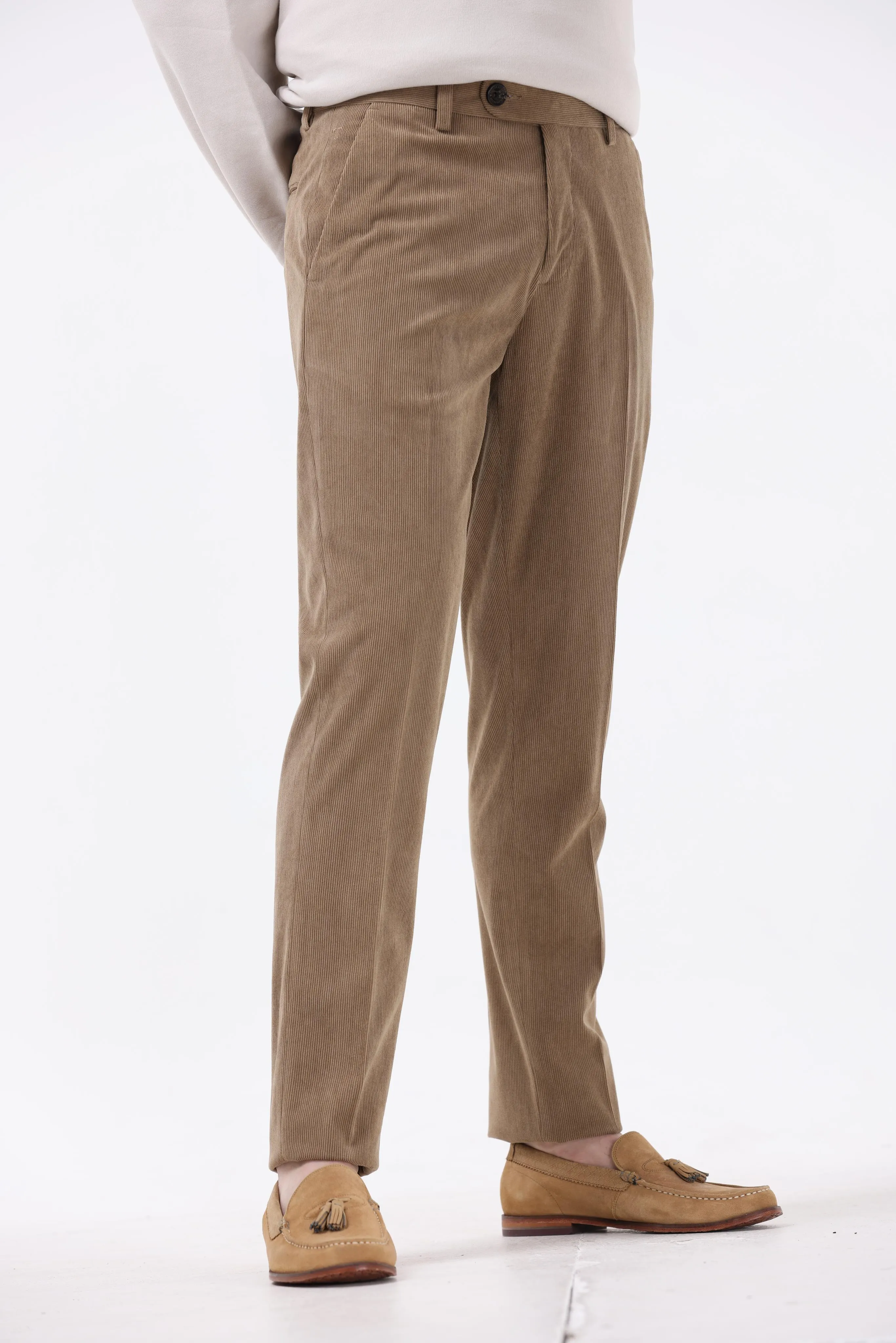 STATEMENT CORDUROY TROUSERS IN KHAKI