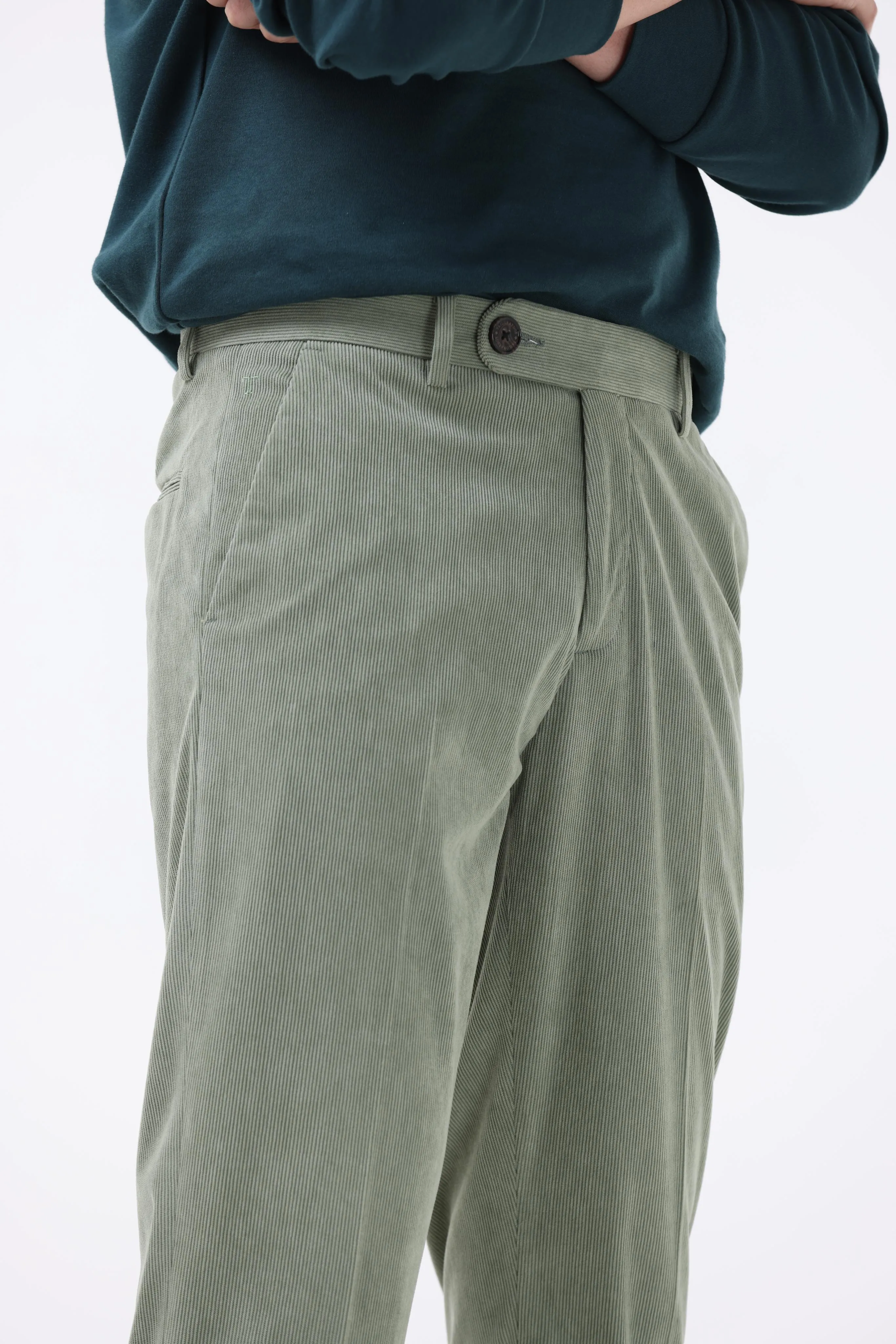 STATEMENT CORDUROY TROUSERS IN LIGHT OLIVE