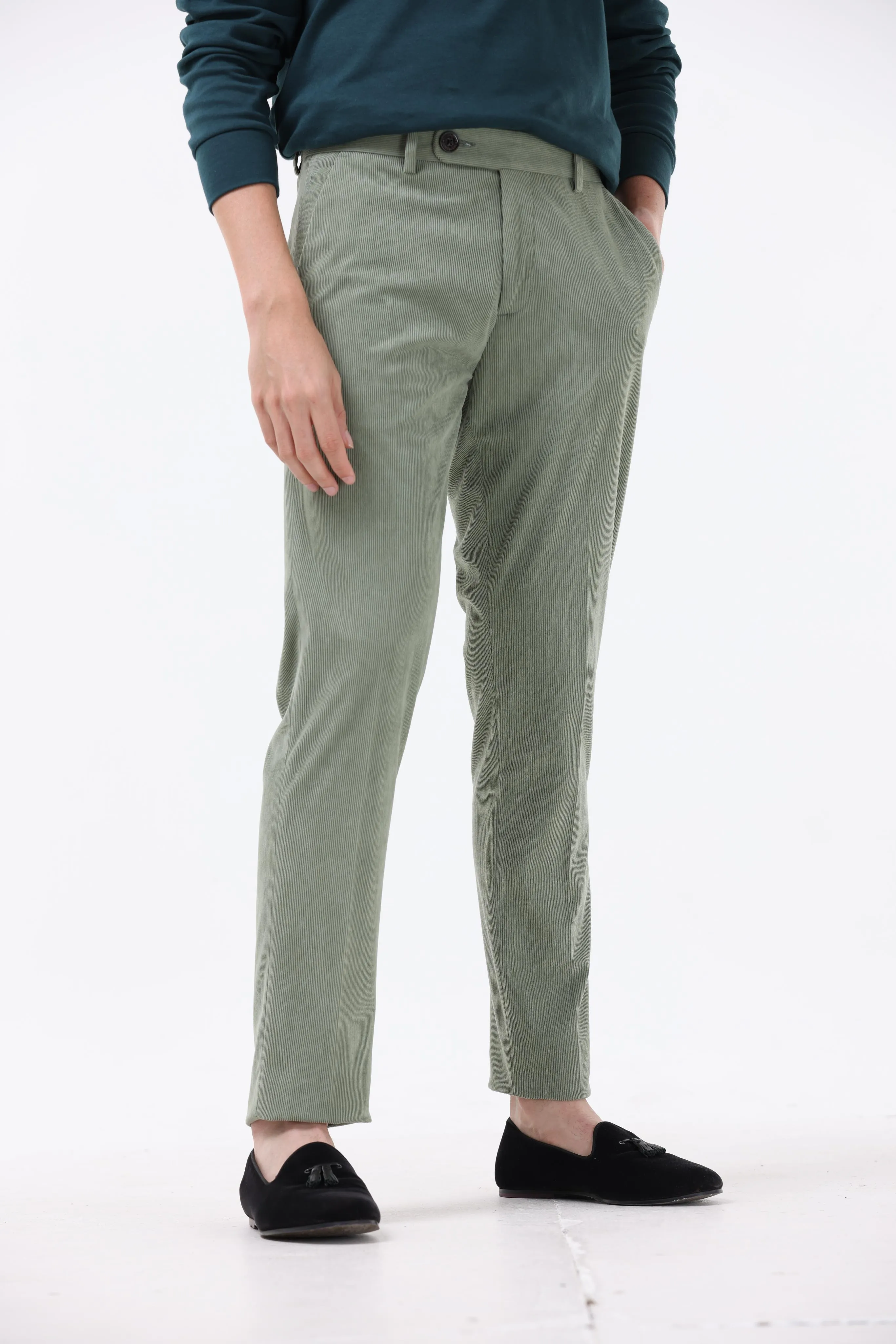 STATEMENT CORDUROY TROUSERS IN LIGHT OLIVE