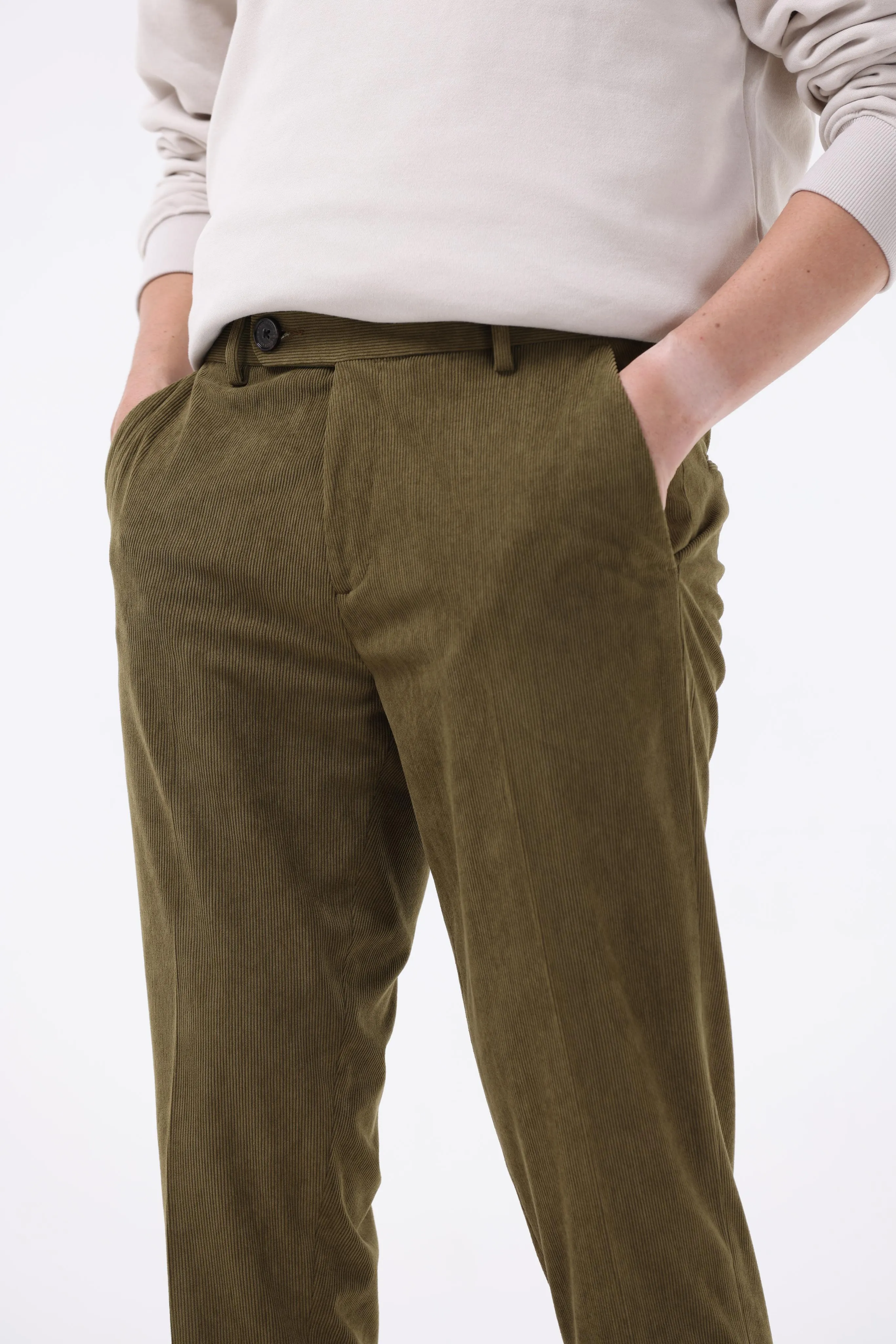 STATEMENT CORDUROY TROUSERS IN OAK