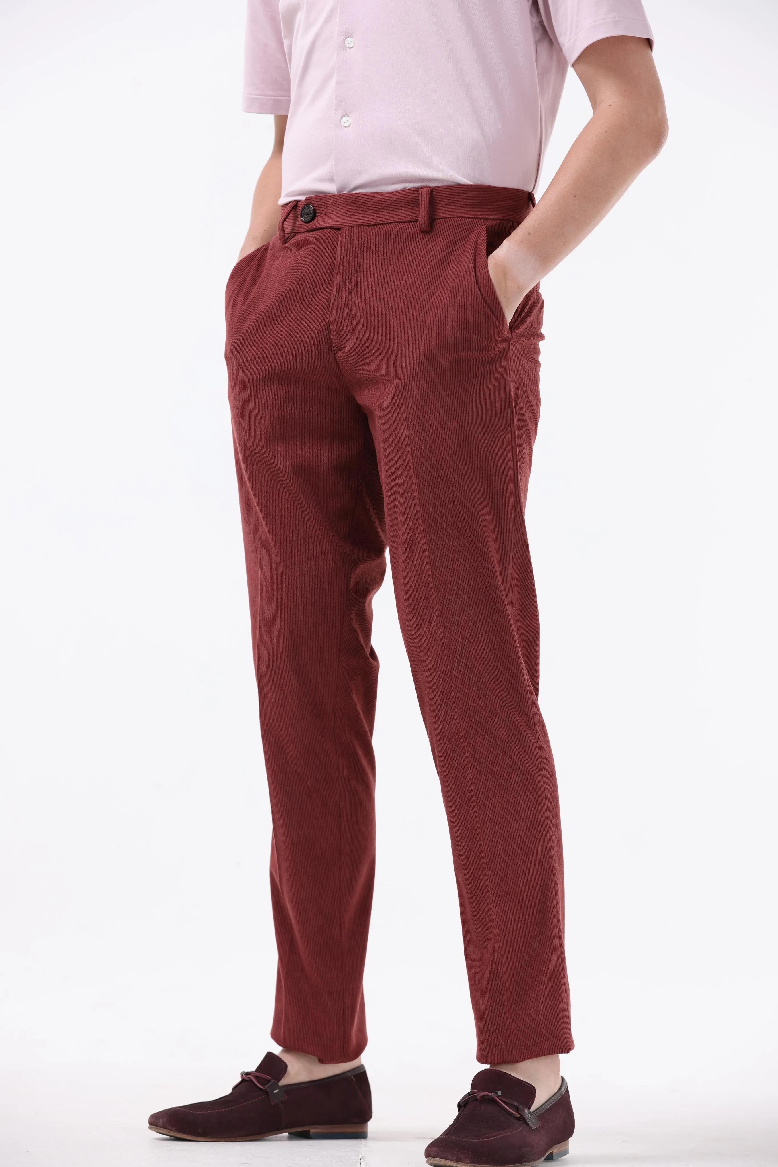 STATEMENT CORDUROY TROUSERS IN WINE