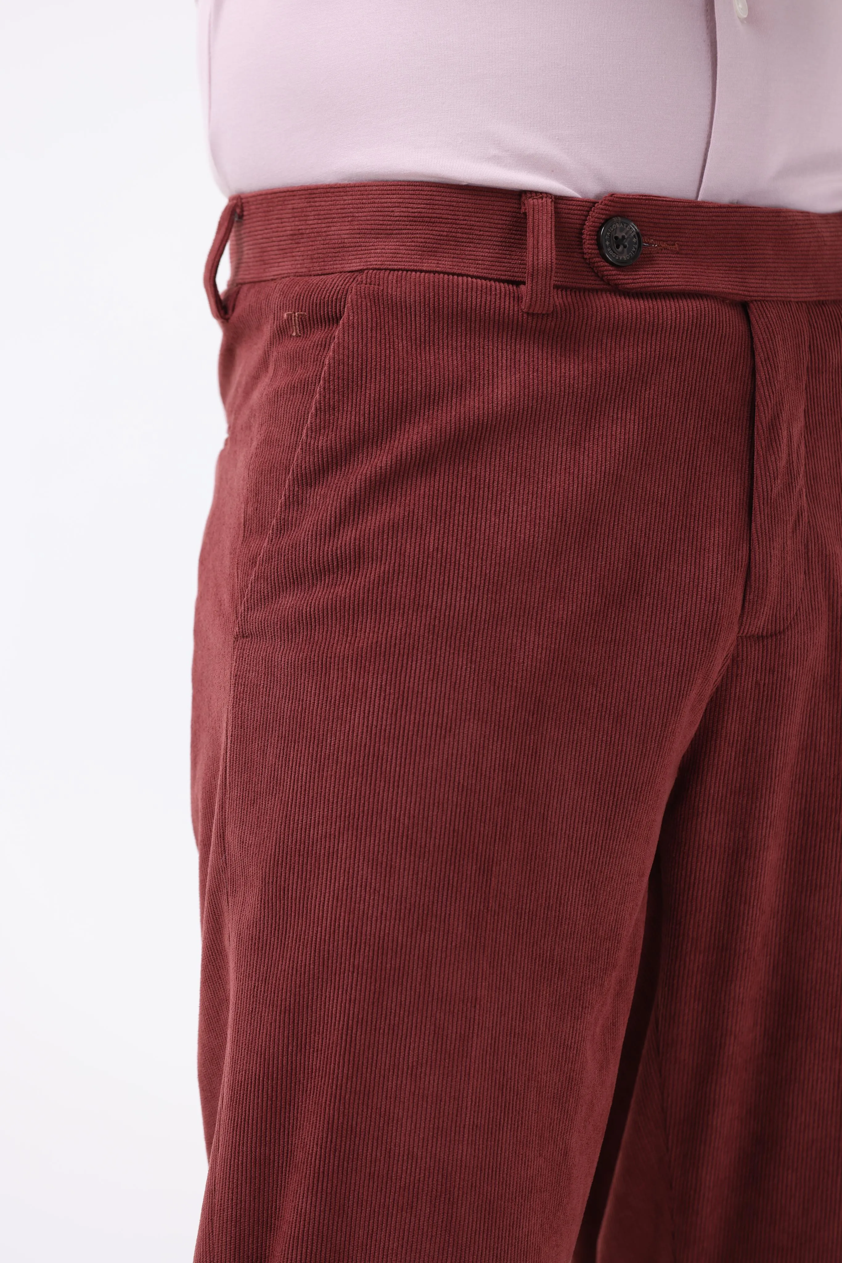 STATEMENT CORDUROY TROUSERS IN WINE