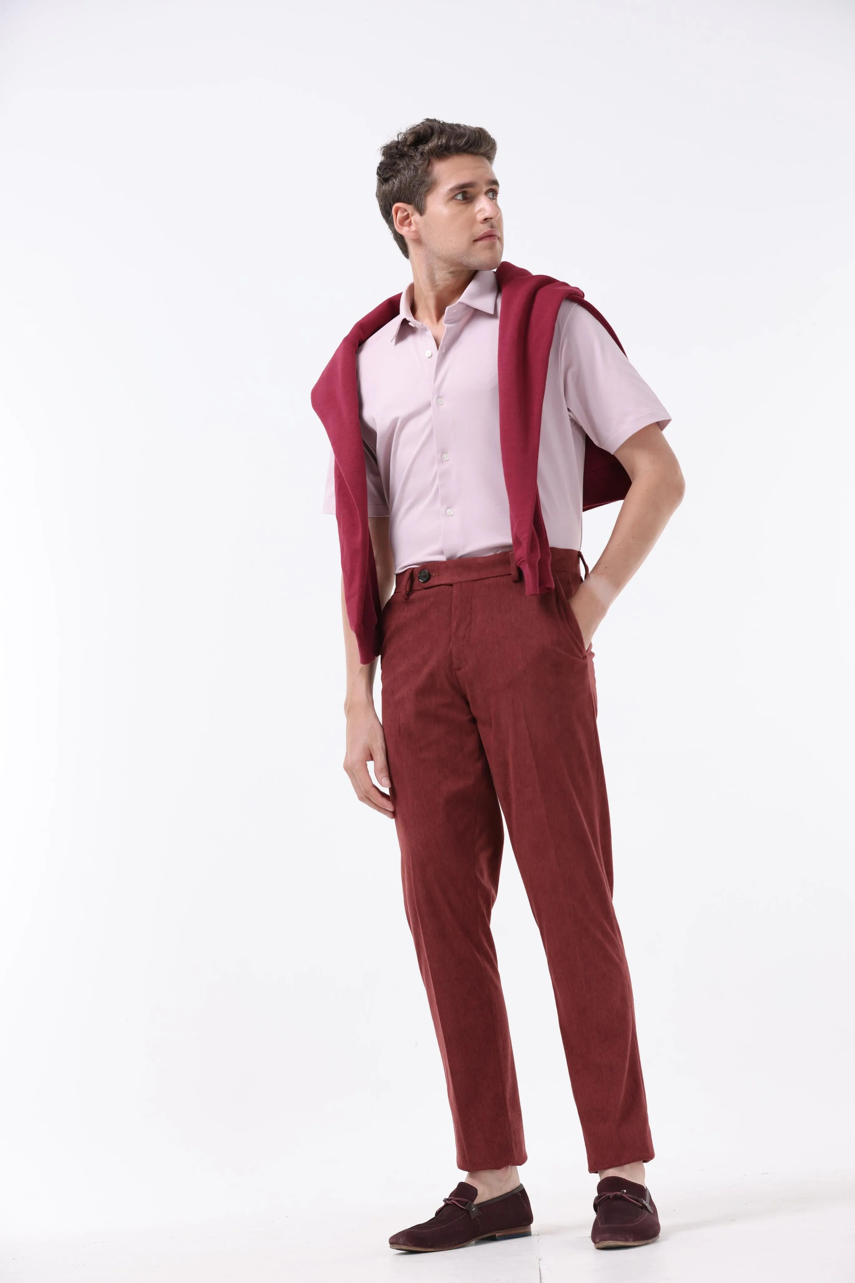 STATEMENT CORDUROY TROUSERS IN WINE