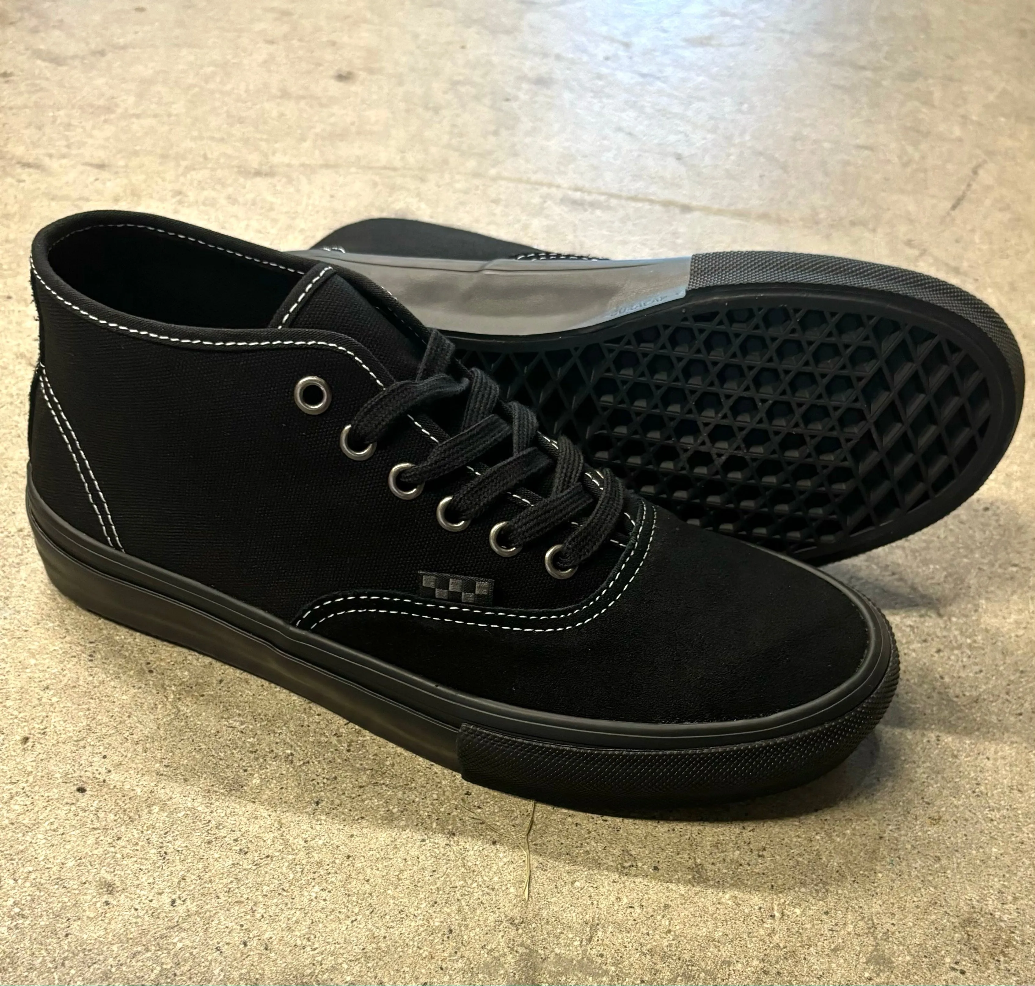 Vans Skate Authentic Mid: Blackout