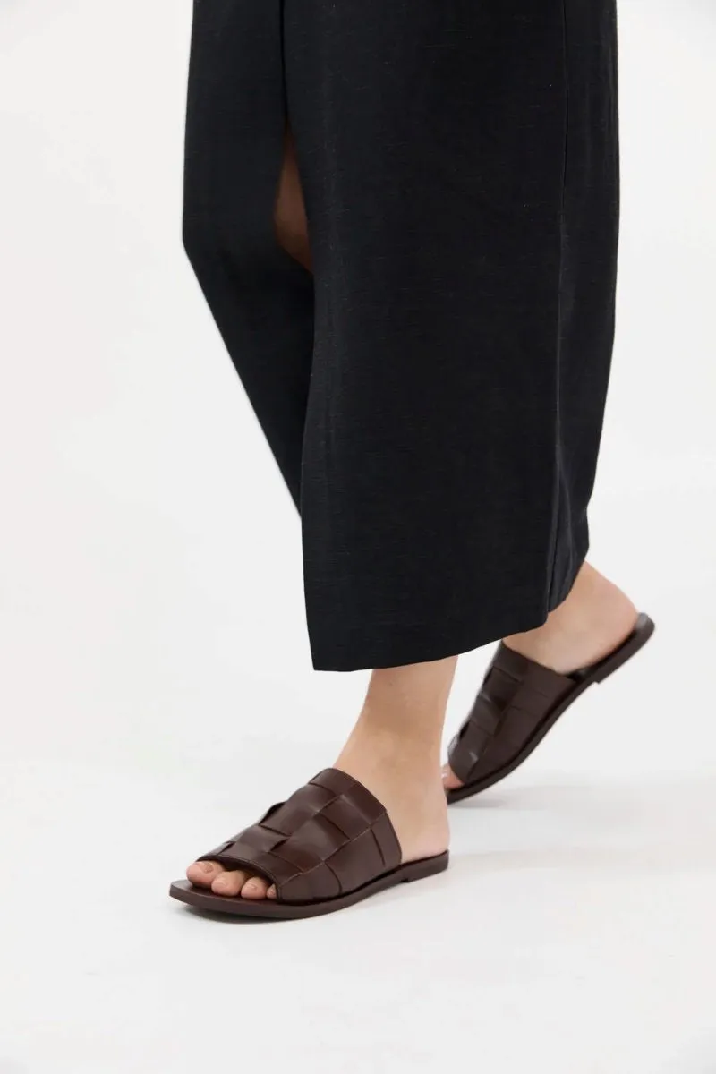 WOVEN FLATS-CHOCOLATE